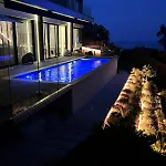 Résidence Maison D'architecte Avec Piscine Chauffée&sublime Vue - Maison D'architecte Avec Piscine Chauffée&sublime Vue Mae-2273