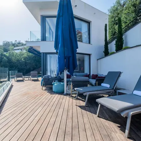 Maison D'architecte Avec Piscine Chauffee & Sublime Vue - Maison D'architecte Avec Piscine Chauffee & Sublime Vue Mae-2273 Willa