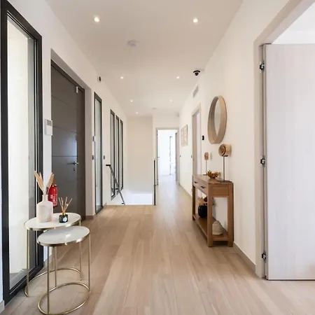 Maison D'architecte Avec Piscine Chauffee & Sublime Vue - Maison D'architecte Avec Piscine Chauffee & Sublime Vue Mae-2273 Вилла
