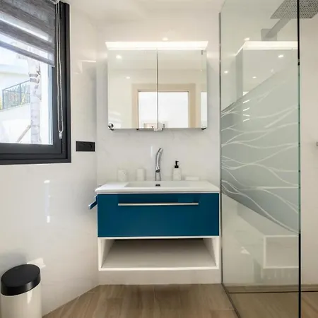 Maison D'architecte Avec Piscine Chauffee & Sublime Vue - Maison D'architecte Avec Piscine Chauffee & Sublime Vue Mae-2273 * Mandelieu