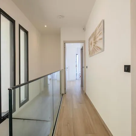 Вилла Maison D'architecte Avec Piscine Chauffee & Sublime Vue - Maison D'architecte Avec Piscine Chauffee & Sublime Vue Mae-2273