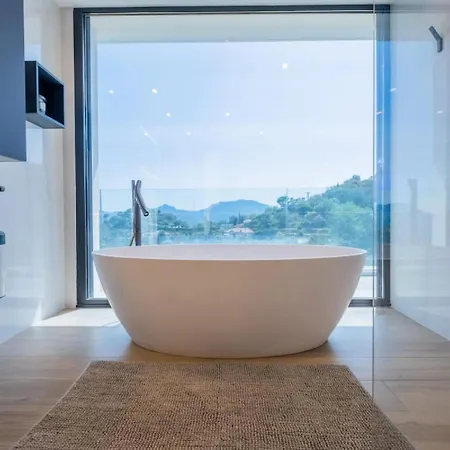 Вилла Maison D'architecte Avec Piscine Chauffee & Sublime Vue - Maison D'architecte Avec Piscine Chauffee & Sublime Vue Mae-2273