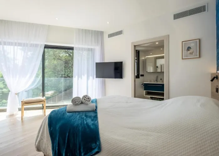 Maison D'architecte Avec Piscine Chauffee & Sublime Vue - Maison D'architecte Avec Piscine Chauffee & Sublime Vue Mae-2273 Mandelieu