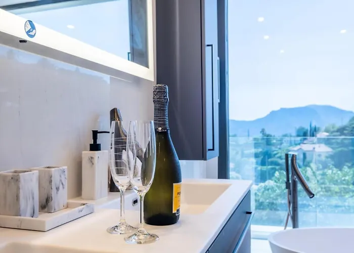 Maison D'architecte Avec Piscine Chauffee & Sublime Vue - Maison D'architecte Avec Piscine Chauffee & Sublime Vue Mae-2273 Βίλα *